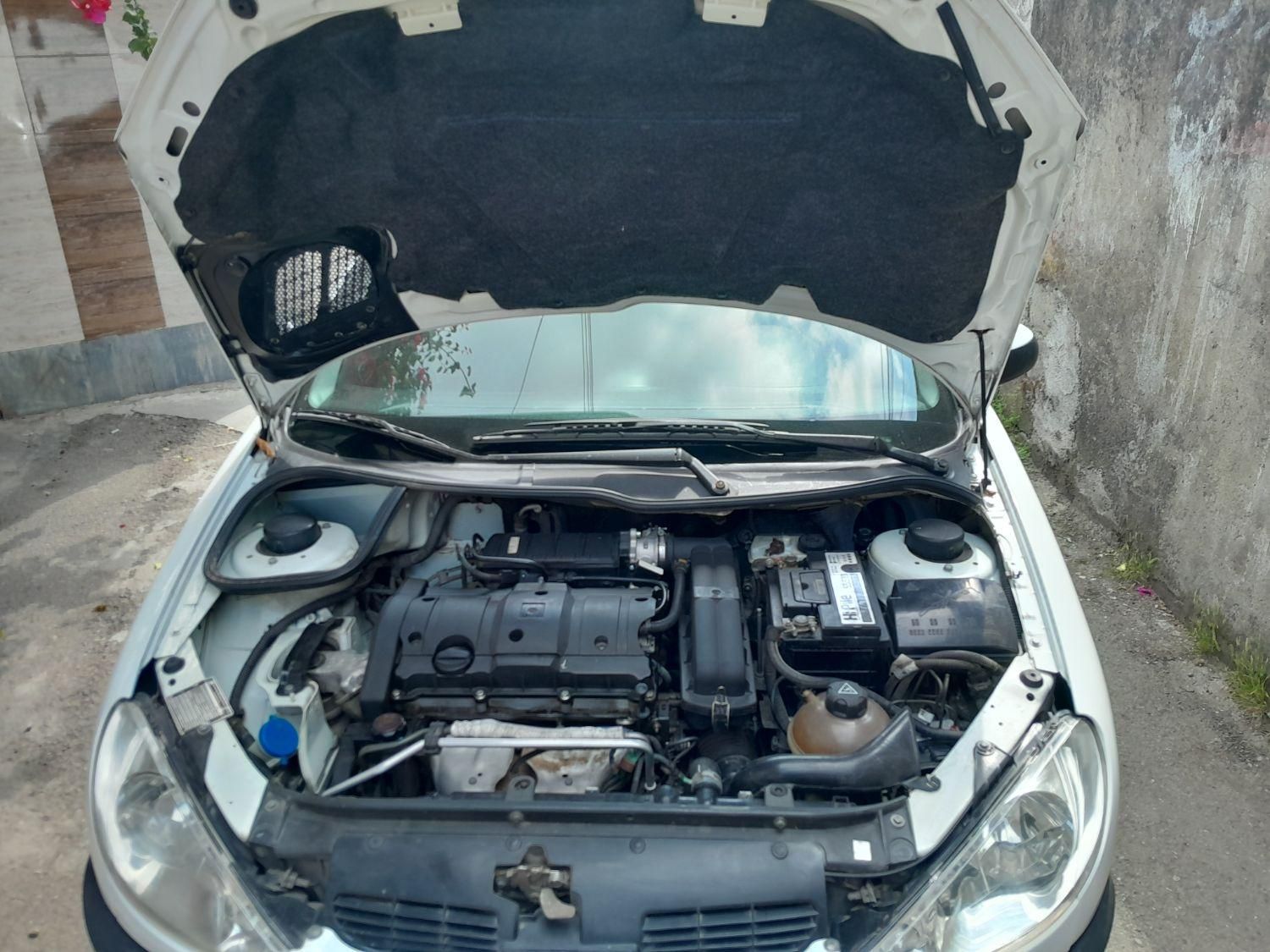 پژو ۲۰۶ صندوق دار v8 - 1396