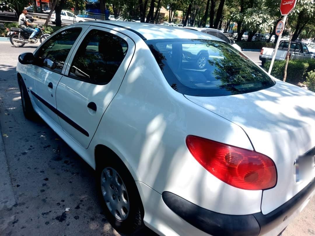 پژو ۲۰۶ صندوق دار v8 - 1392