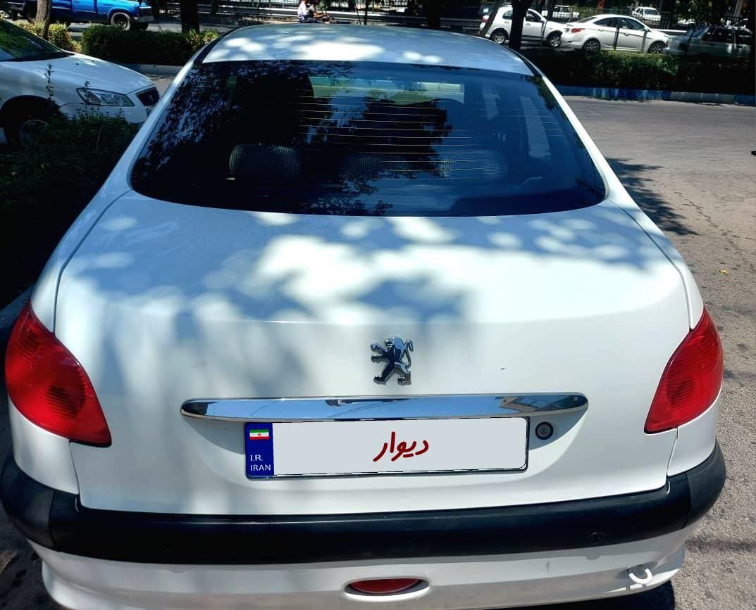 پژو ۲۰۶ صندوق دار v8 - 1392