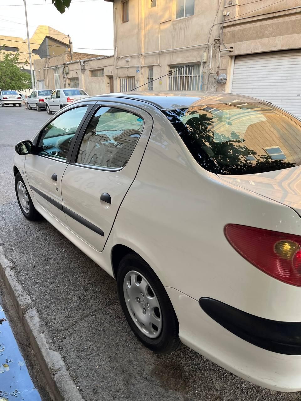 پژو ۲۰۶ صندوق دار v8 - 1389