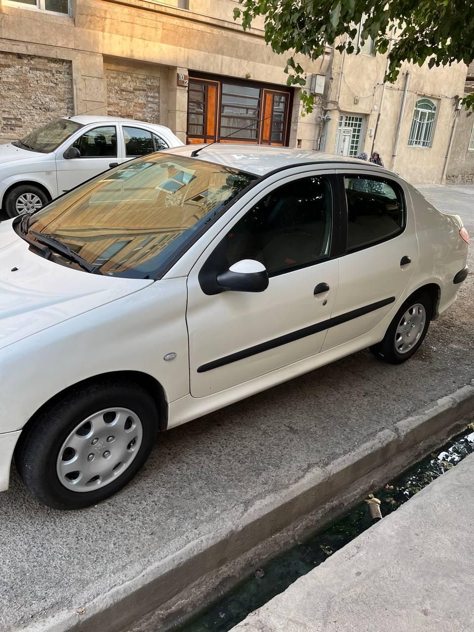 پژو ۲۰۶ صندوق دار v8 - 1389