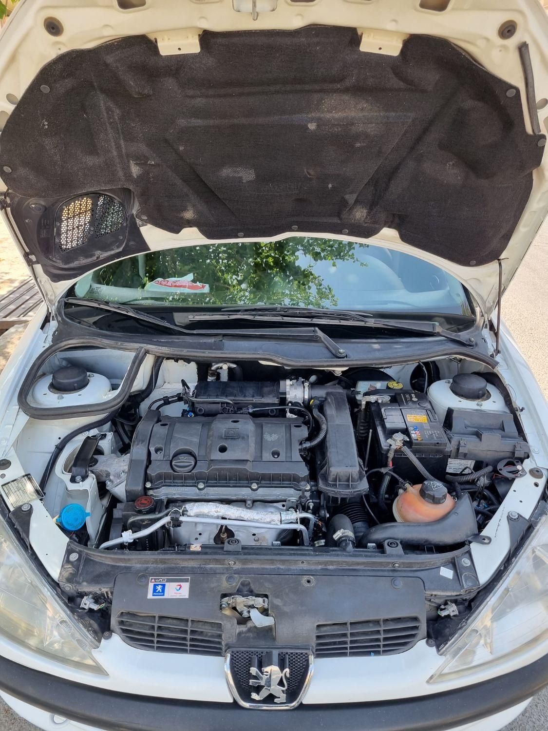 پژو ۲۰۶ صندوق دار v8 - 1393