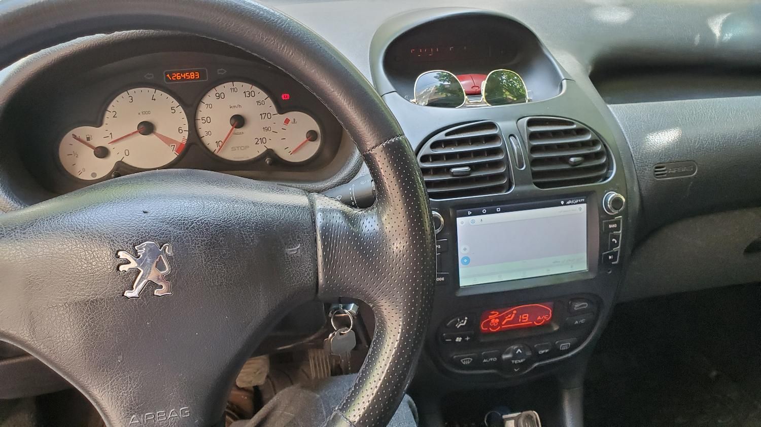 پژو ۲۰۶ صندوق دار v8 - 1390