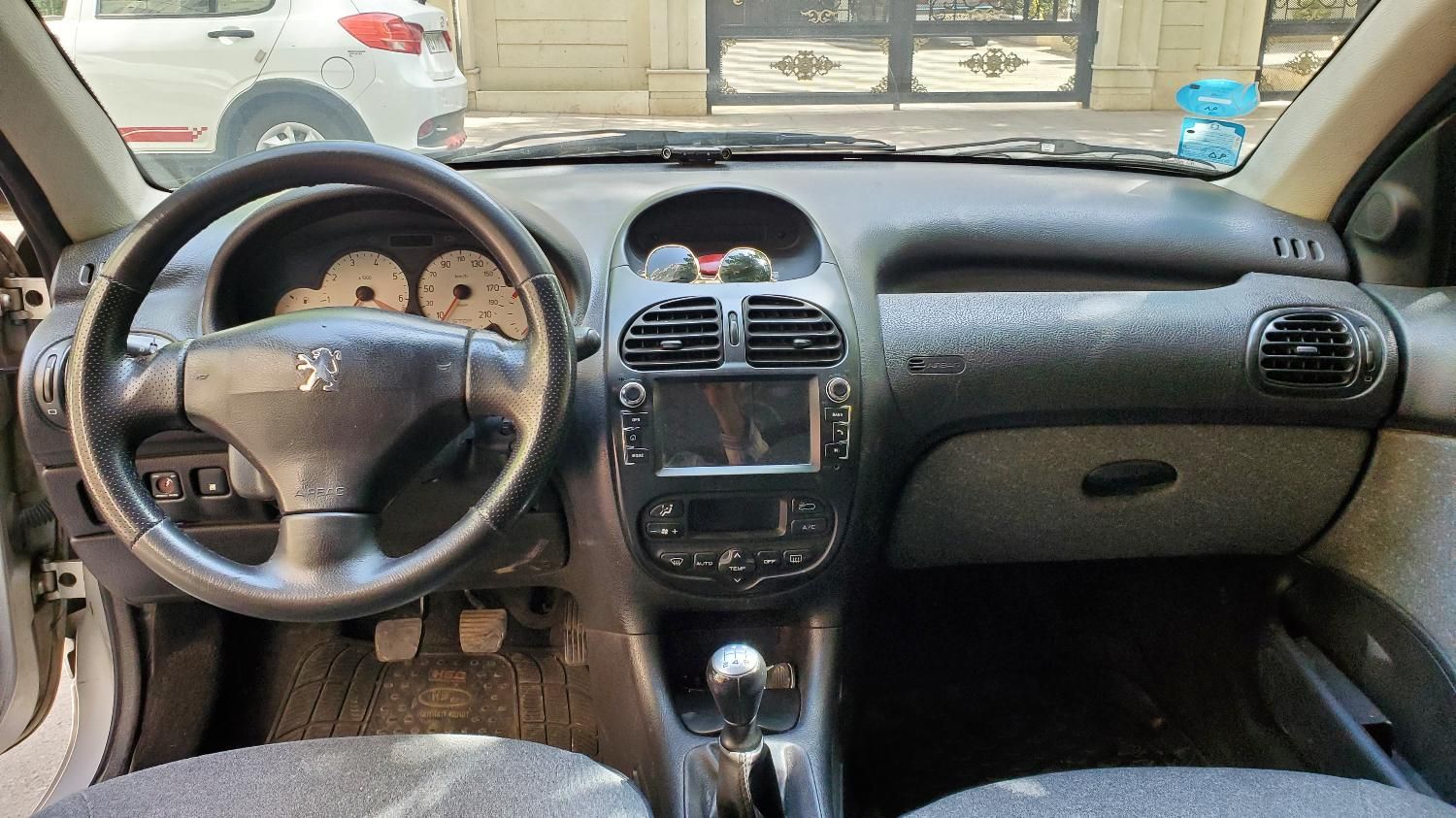 پژو ۲۰۶ صندوق دار v8 - 1390