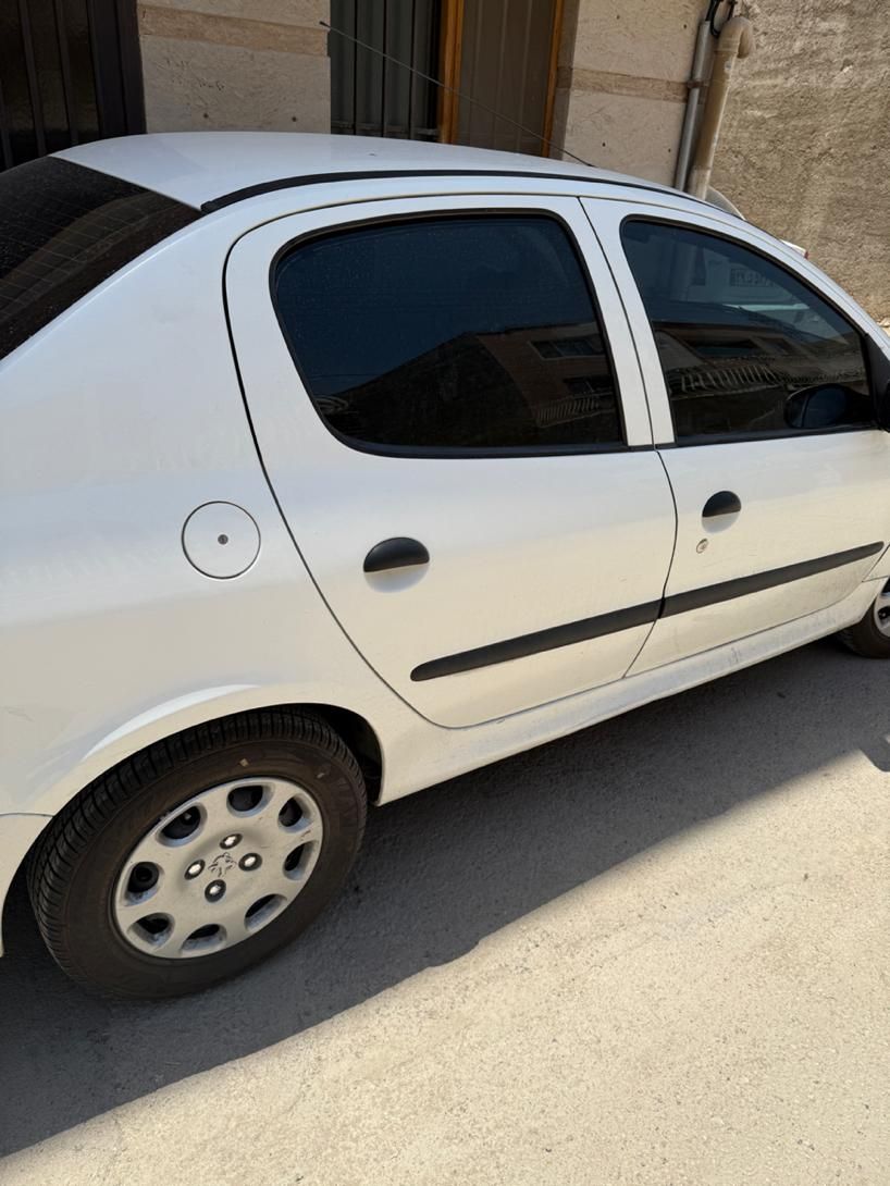 پژو ۲۰۶ صندوق دار v8 - 1393
