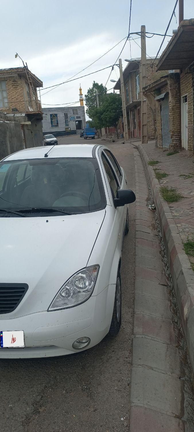 تیبا صندوق دار SX - 1399