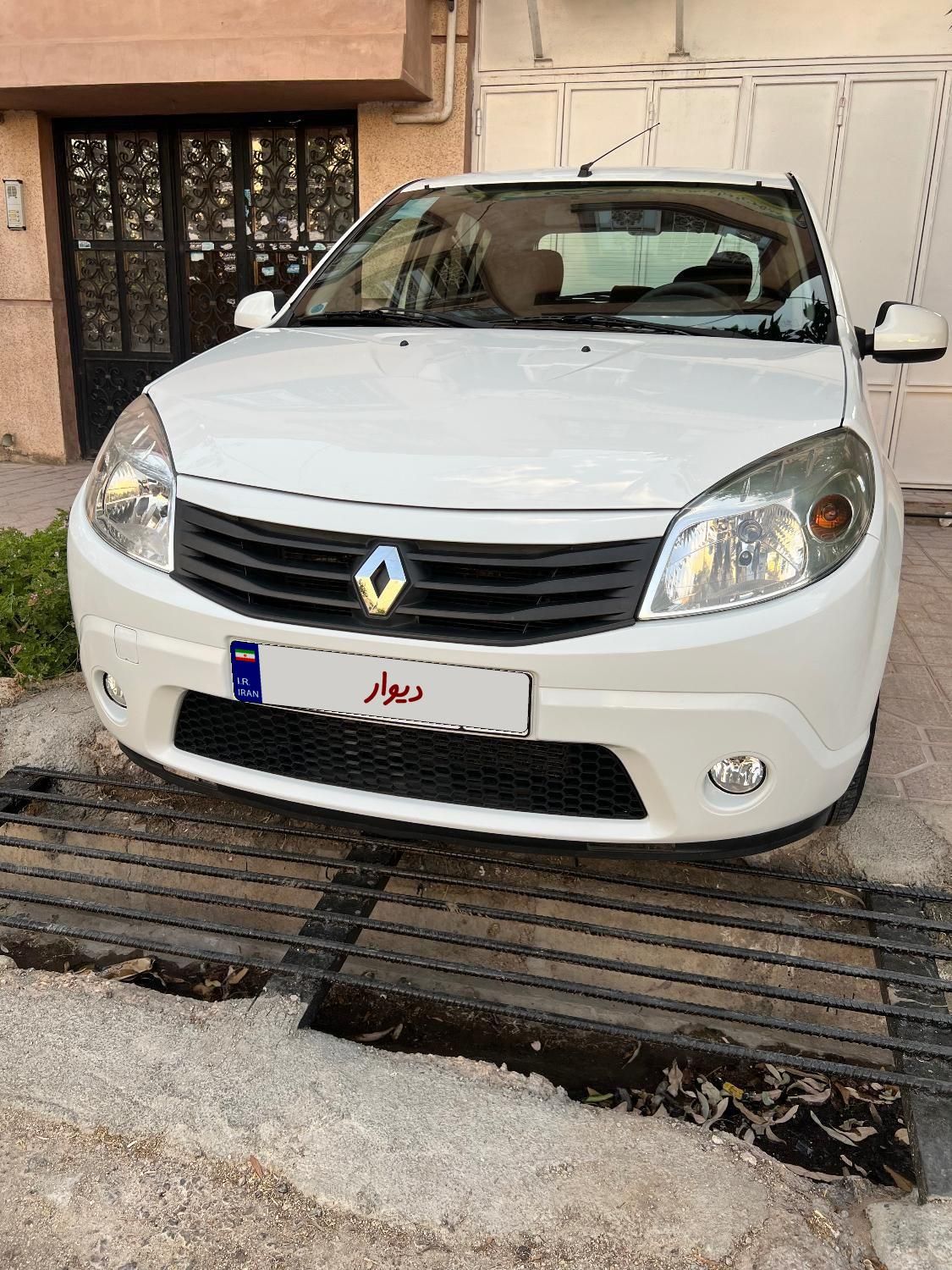 خودرو رنو، ساندرو آگهی ann_18385176