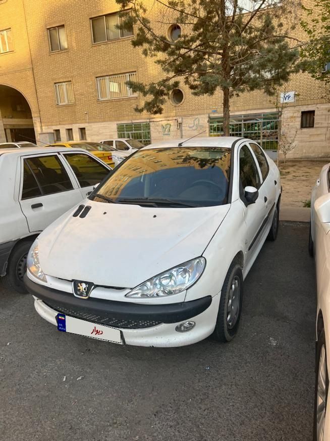 پژو ۲۰۶ صندوق دار v8 - 1392