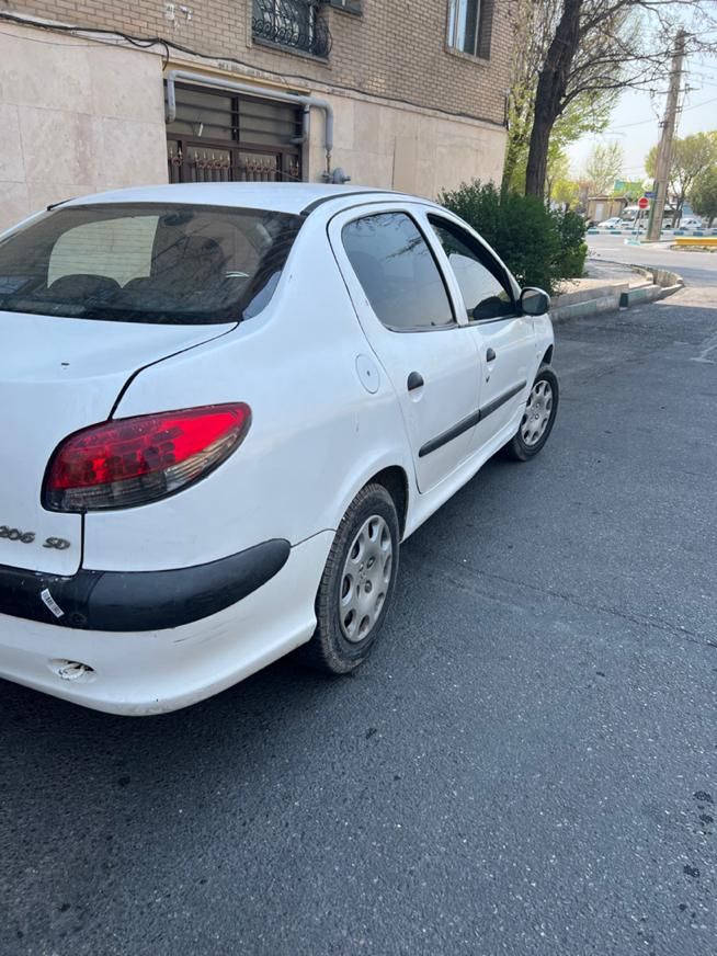 پژو ۲۰۶ صندوق دار v8 - 1392