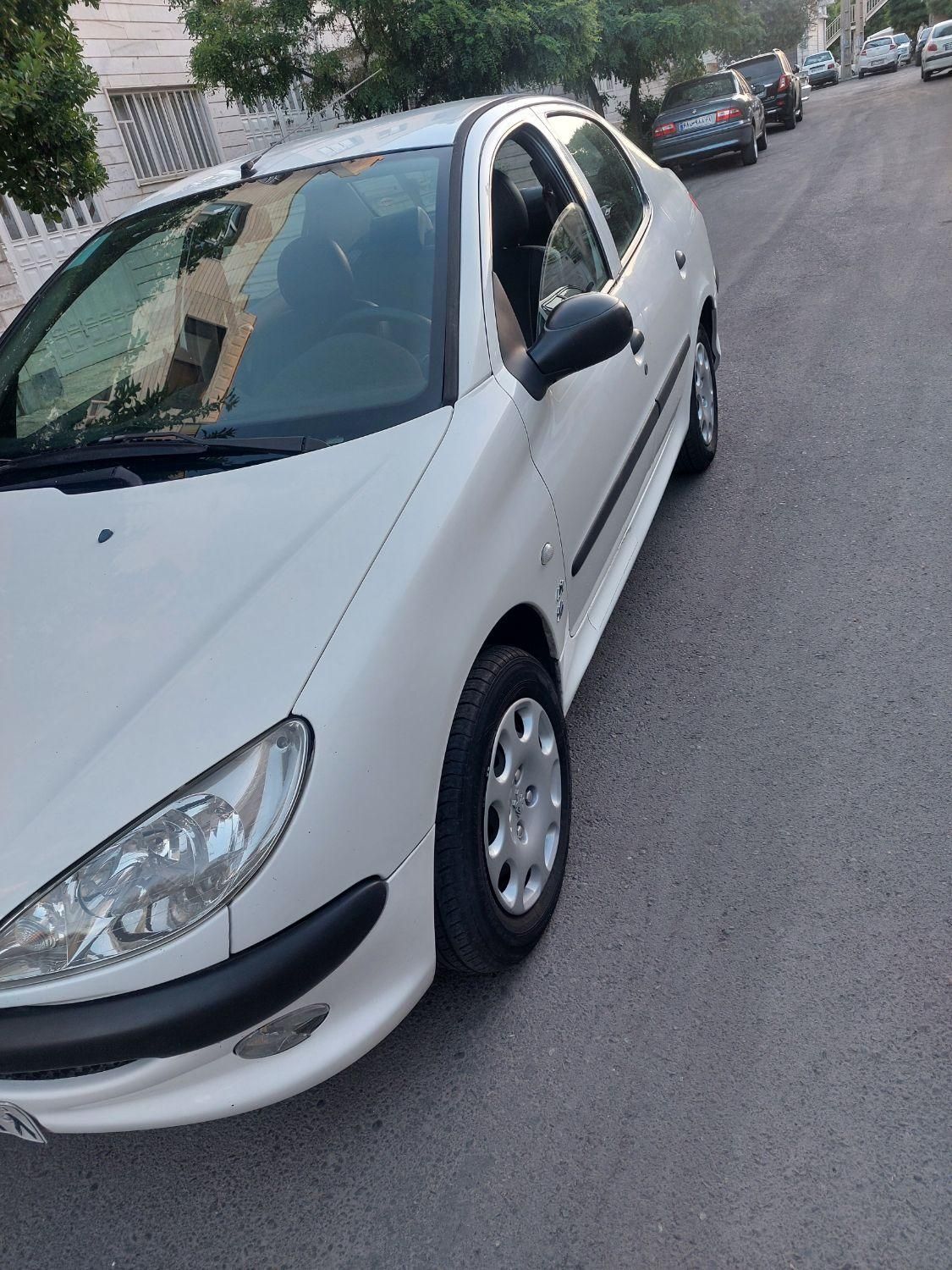 پژو ۲۰۶ صندوق دار v8 - 1394