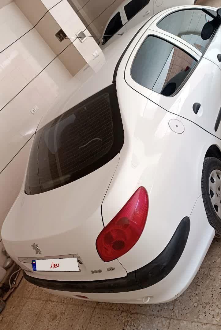 پژو ۲۰۶ صندوق دار v8 - 1394