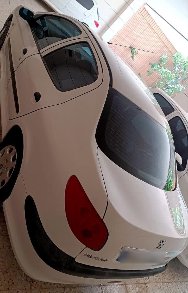 پژو ۲۰۶ صندوق دار v8 - 1394