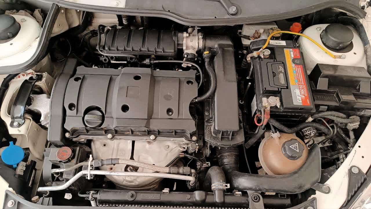پژو ۲۰۶ صندوق دار v8 - 1394