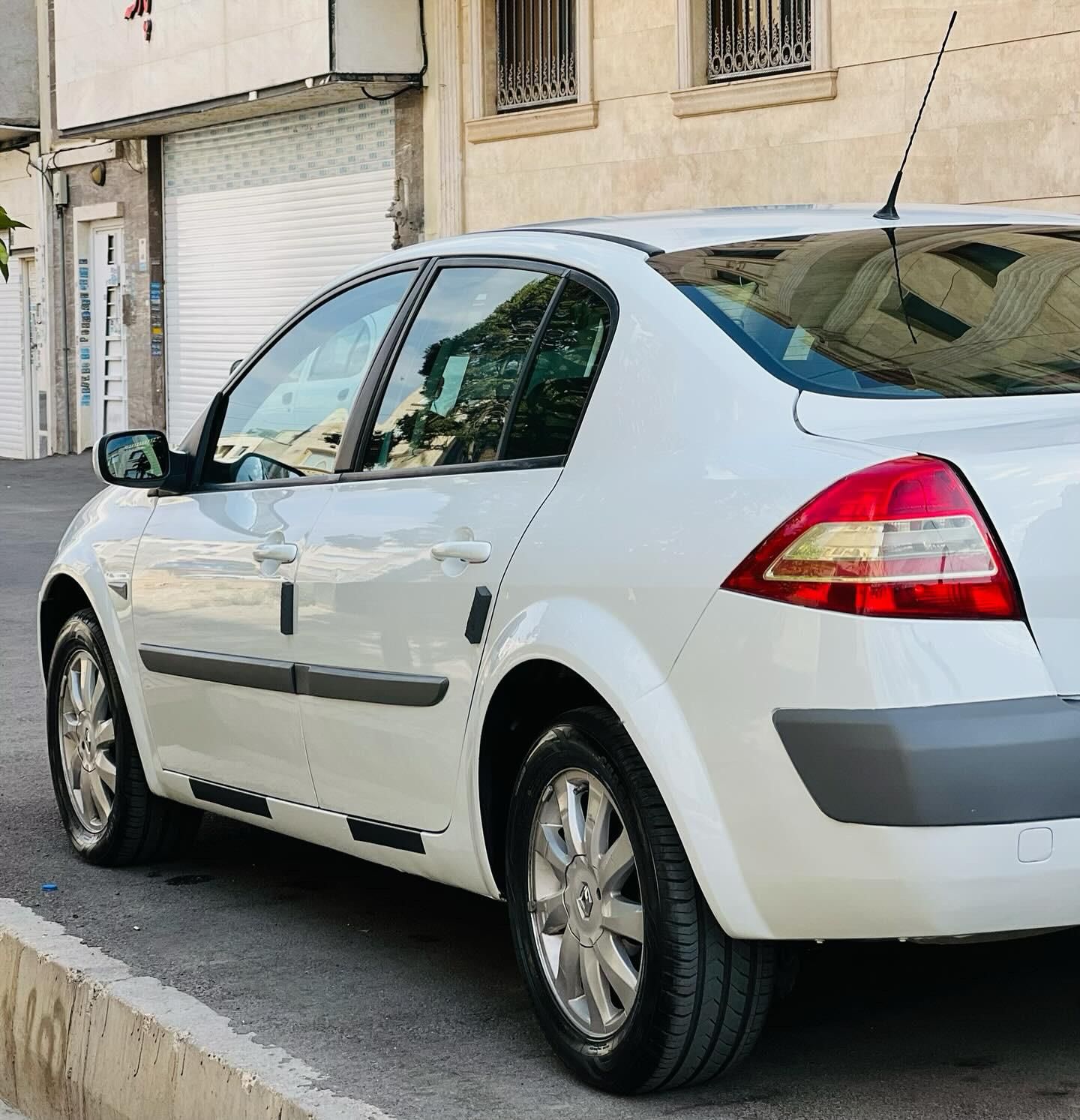 رنو مگان پارس خودرو 2000 - 2011