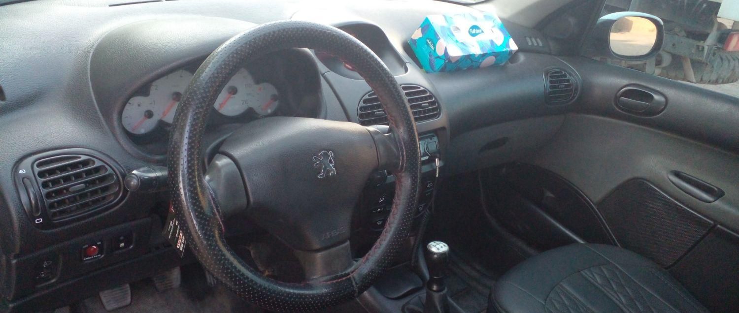 پژو ۲۰۶ صندوق دار v8 - 1395