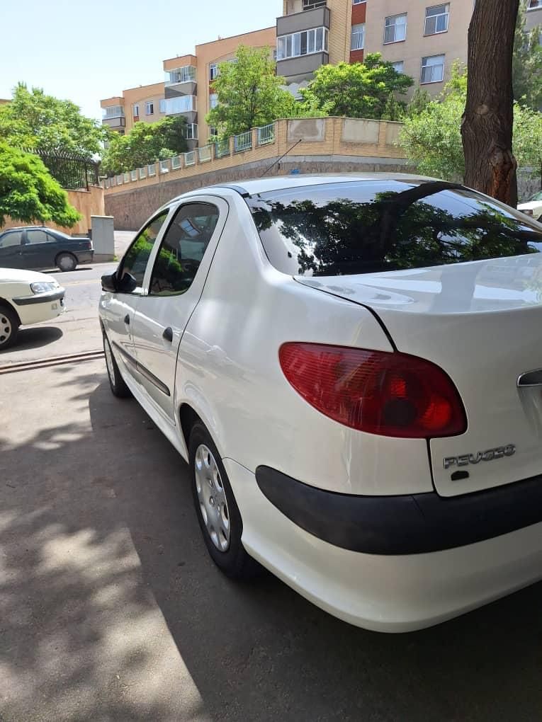 پژو ۲۰۶ صندوق دار v8 - 1390