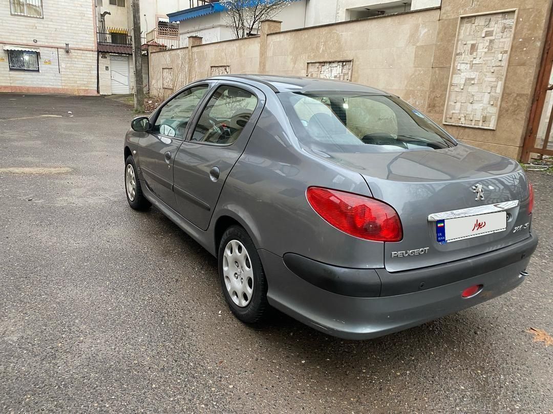 پژو ۲۰۶ صندوق دار v8 - 1394