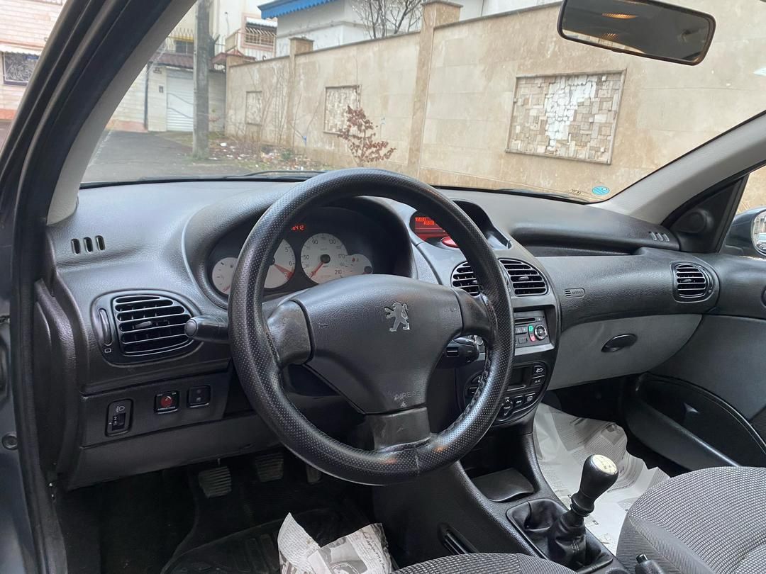 پژو ۲۰۶ صندوق دار v8 - 1394