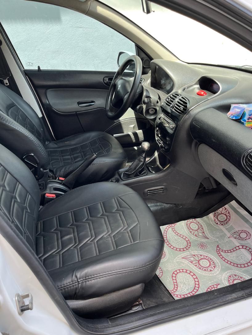 پژو ۲۰۶ صندوق دار v8 - 1395