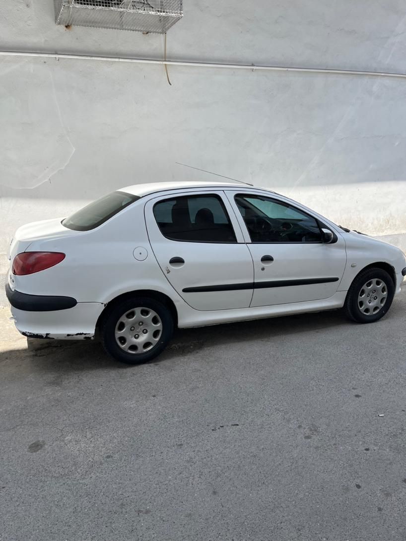 پژو ۲۰۶ صندوق دار v8 - 1395
