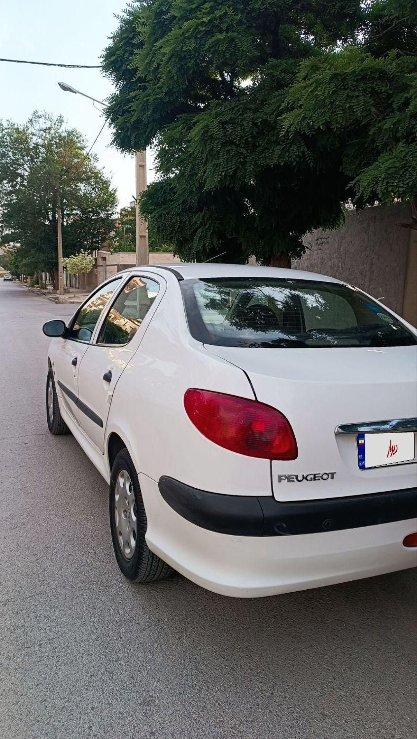 پژو ۲۰۶ صندوق دار v8 - 1393