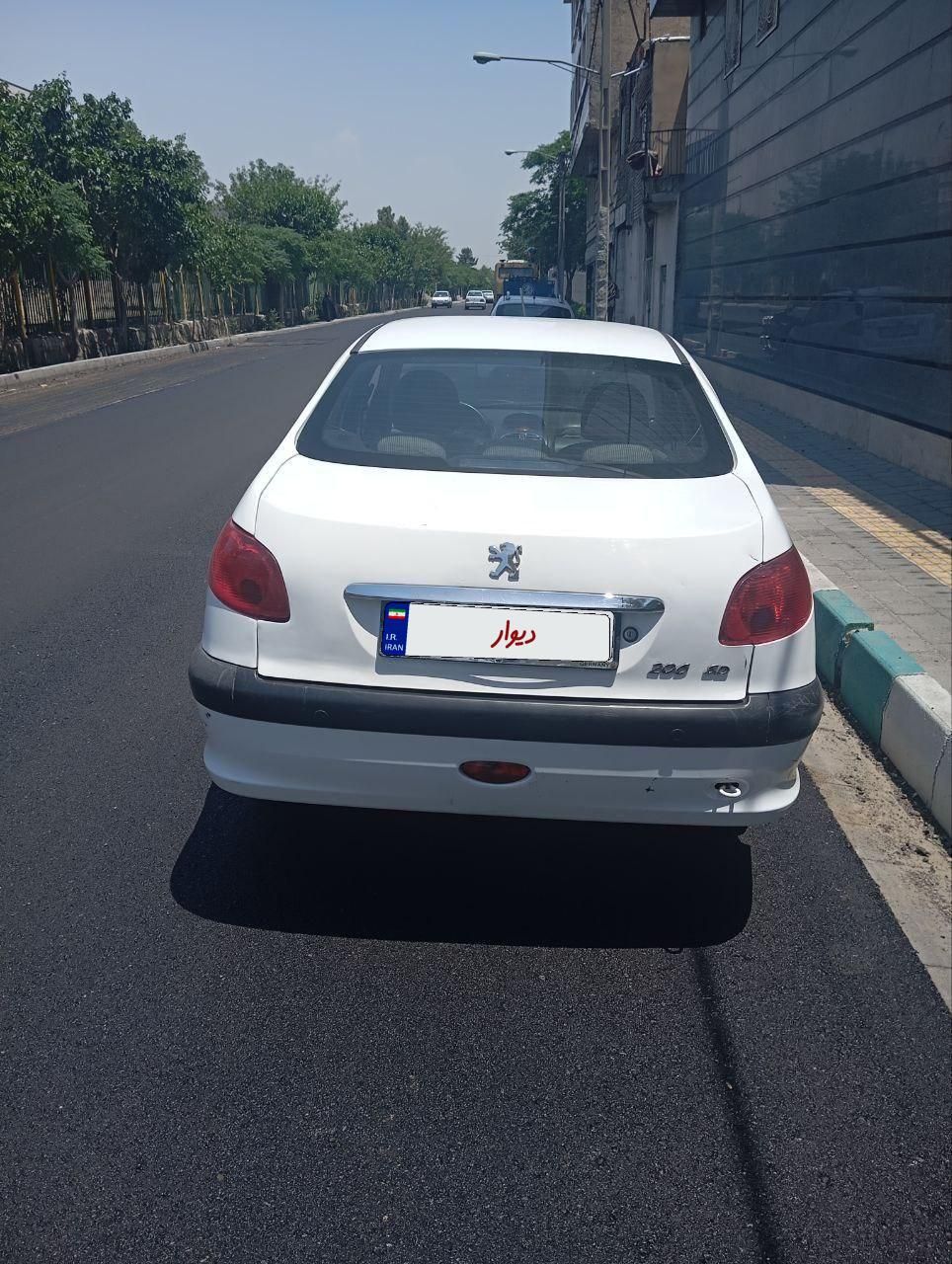 پژو ۲۰۶ صندوق دار v8 - 1398