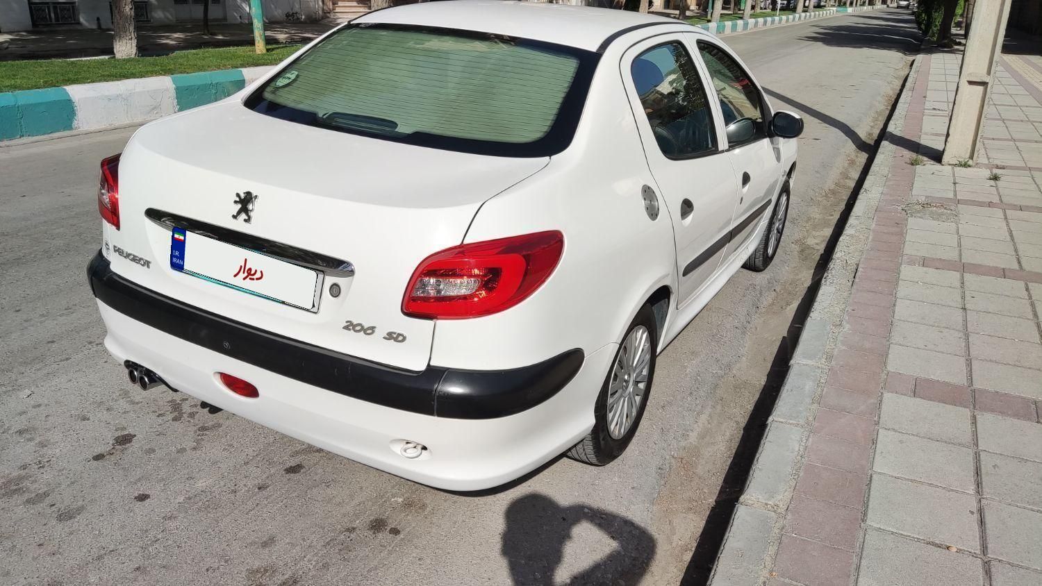 پژو ۲۰۶ صندوق دار v8 - 1398