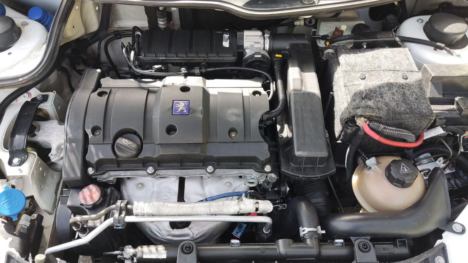 پژو ۲۰۶ صندوق دار v8 - 1398