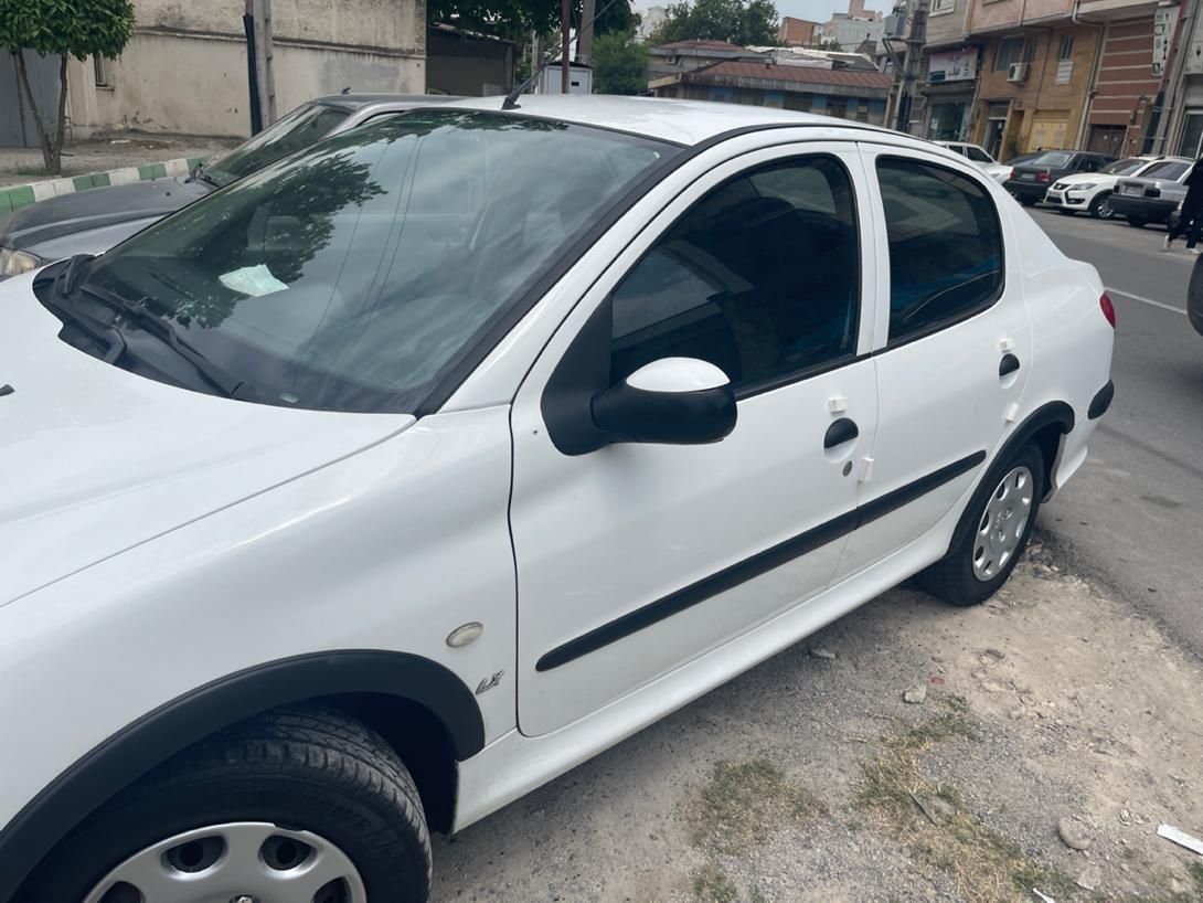 پژو ۲۰۶ صندوق دار v8 - 1395