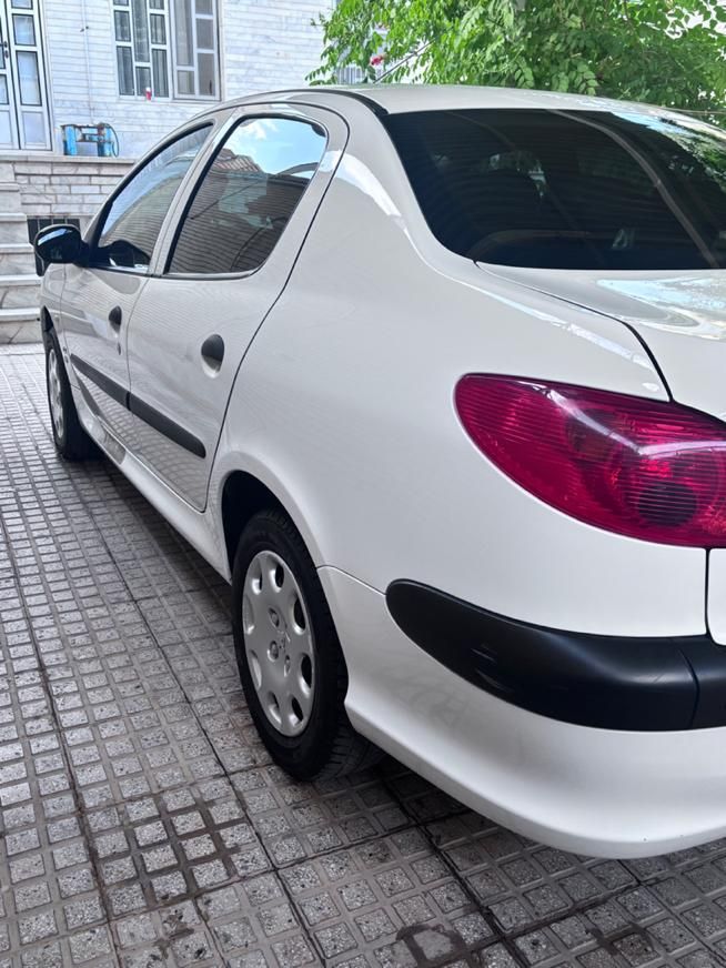 پژو ۲۰۶ صندوق دار v8 - 1398