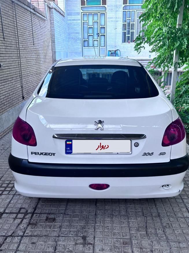 پژو ۲۰۶ صندوق دار v8 - 1398