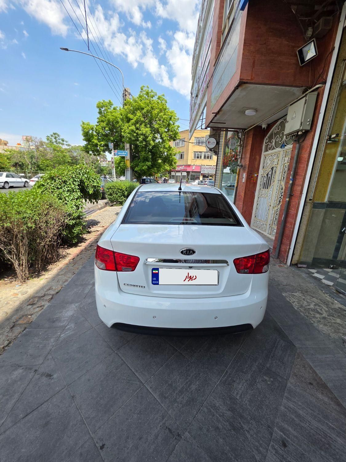 خودرو کیا، سراتو مونتاژ آگهی ann_18389488