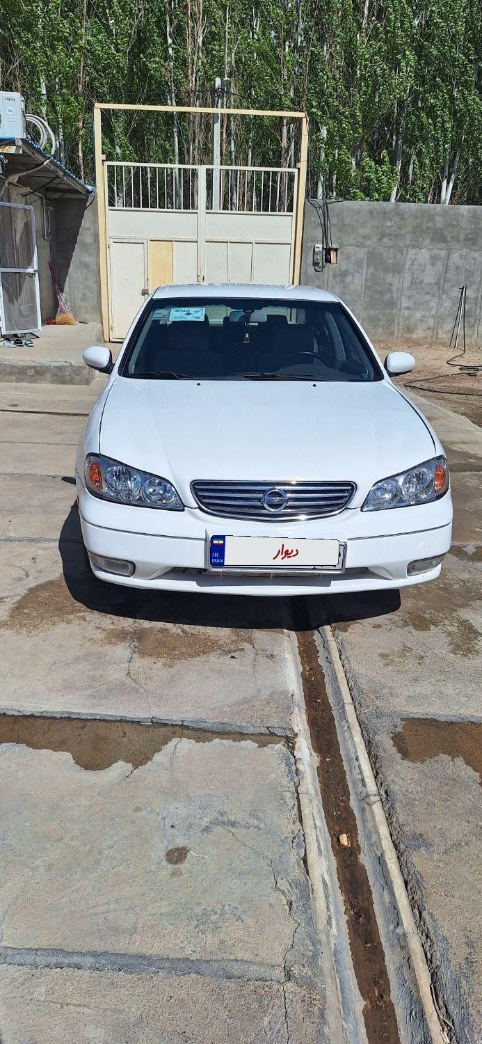 نیسان ماکسیما دنده‌ای - 2004