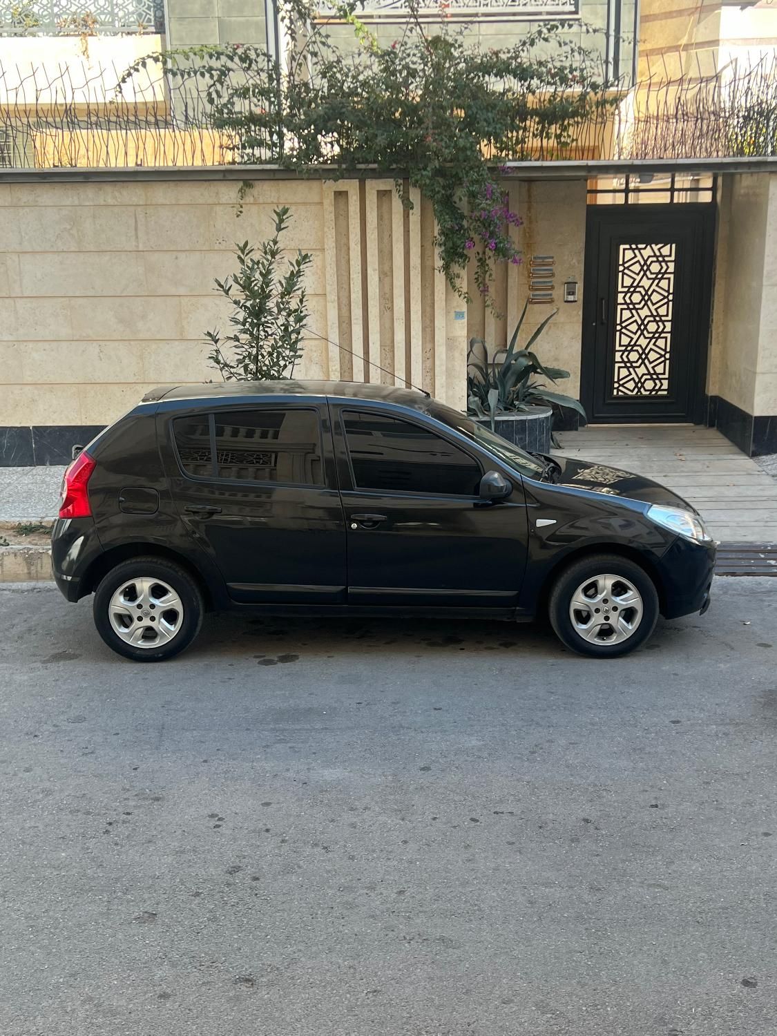 رنو ساندرو اتوماتیک - 1396
