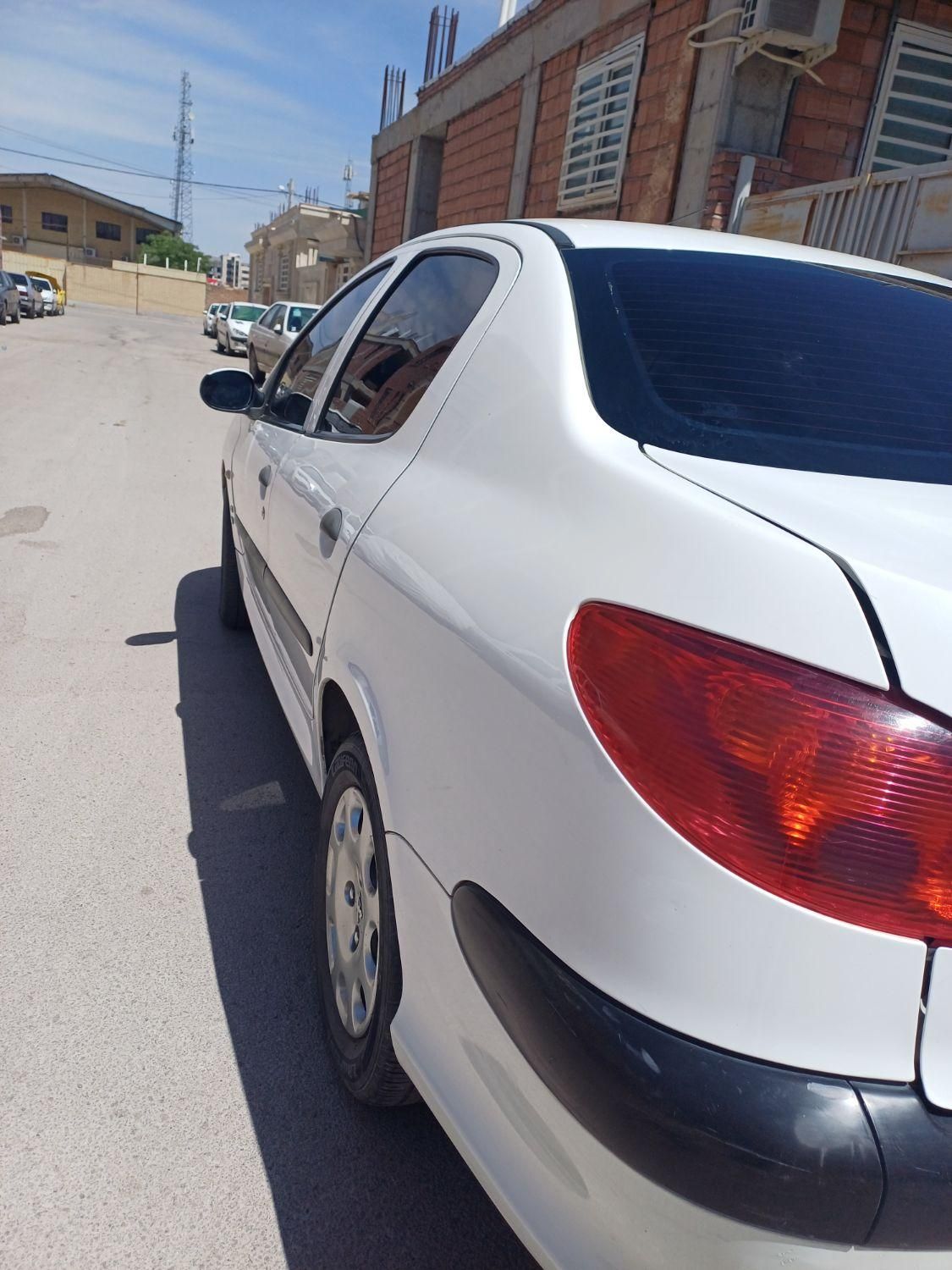 پژو ۲۰۶ صندوق دار v8 - 1398