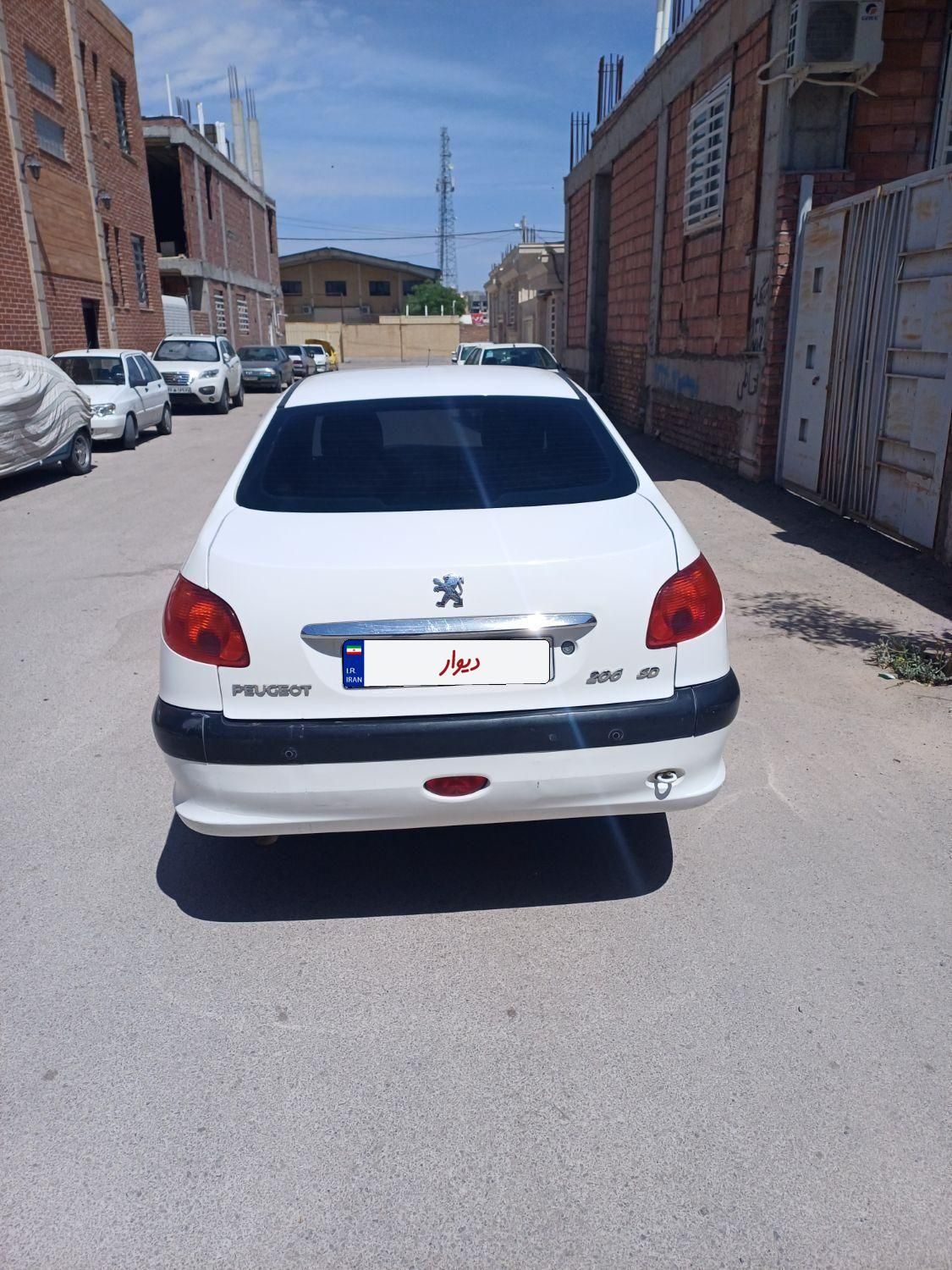 پژو ۲۰۶ صندوق دار v8 - 1398