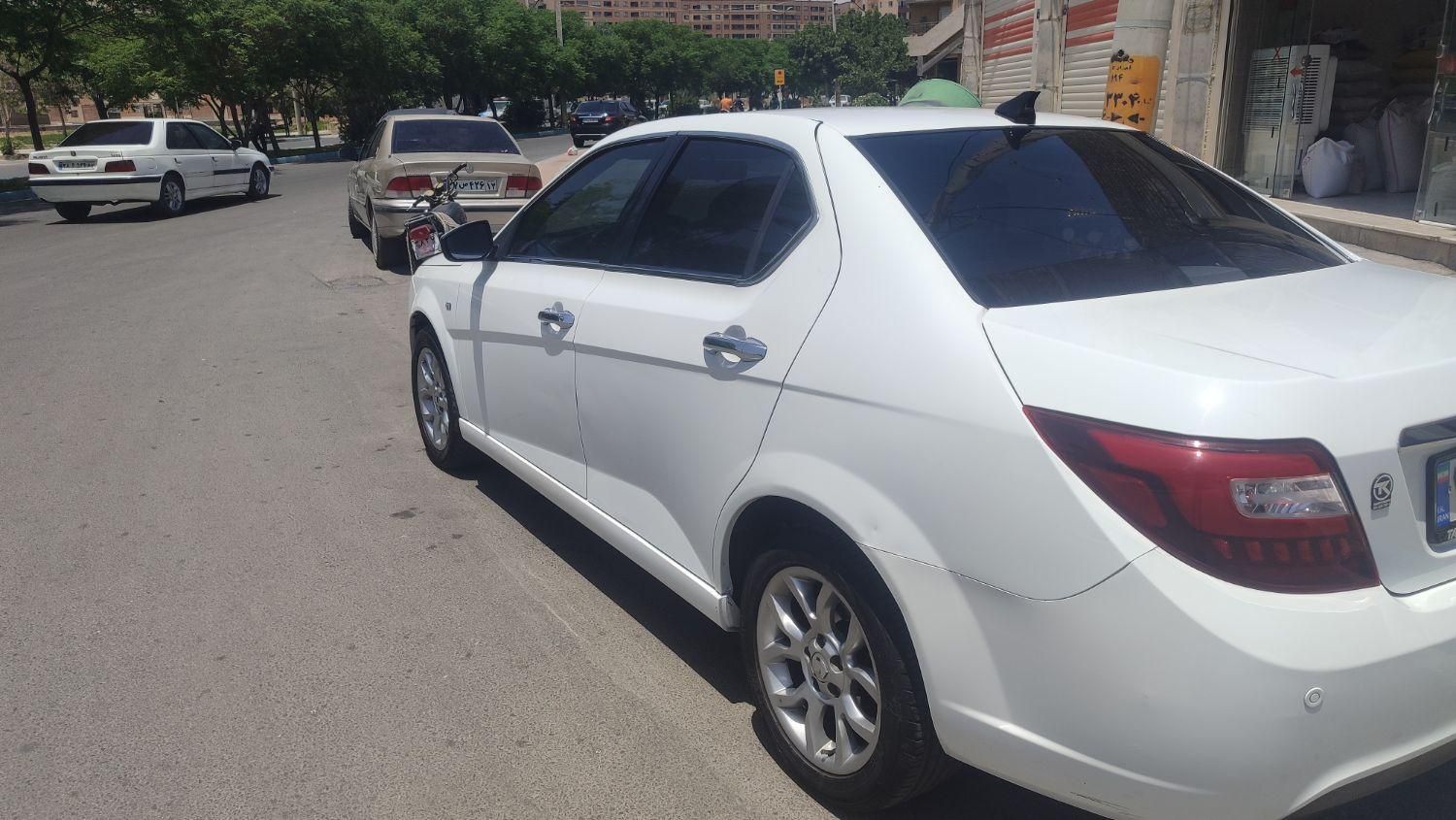 دنا پلاس توربو شارژ اتوماتیک اتوماتیک توربو - 1400
