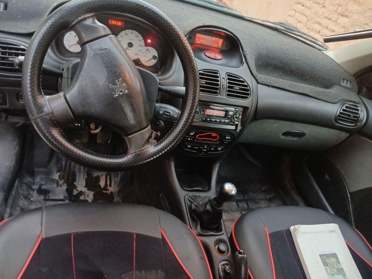 پژو ۲۰۶ صندوق دار v8 - 1399