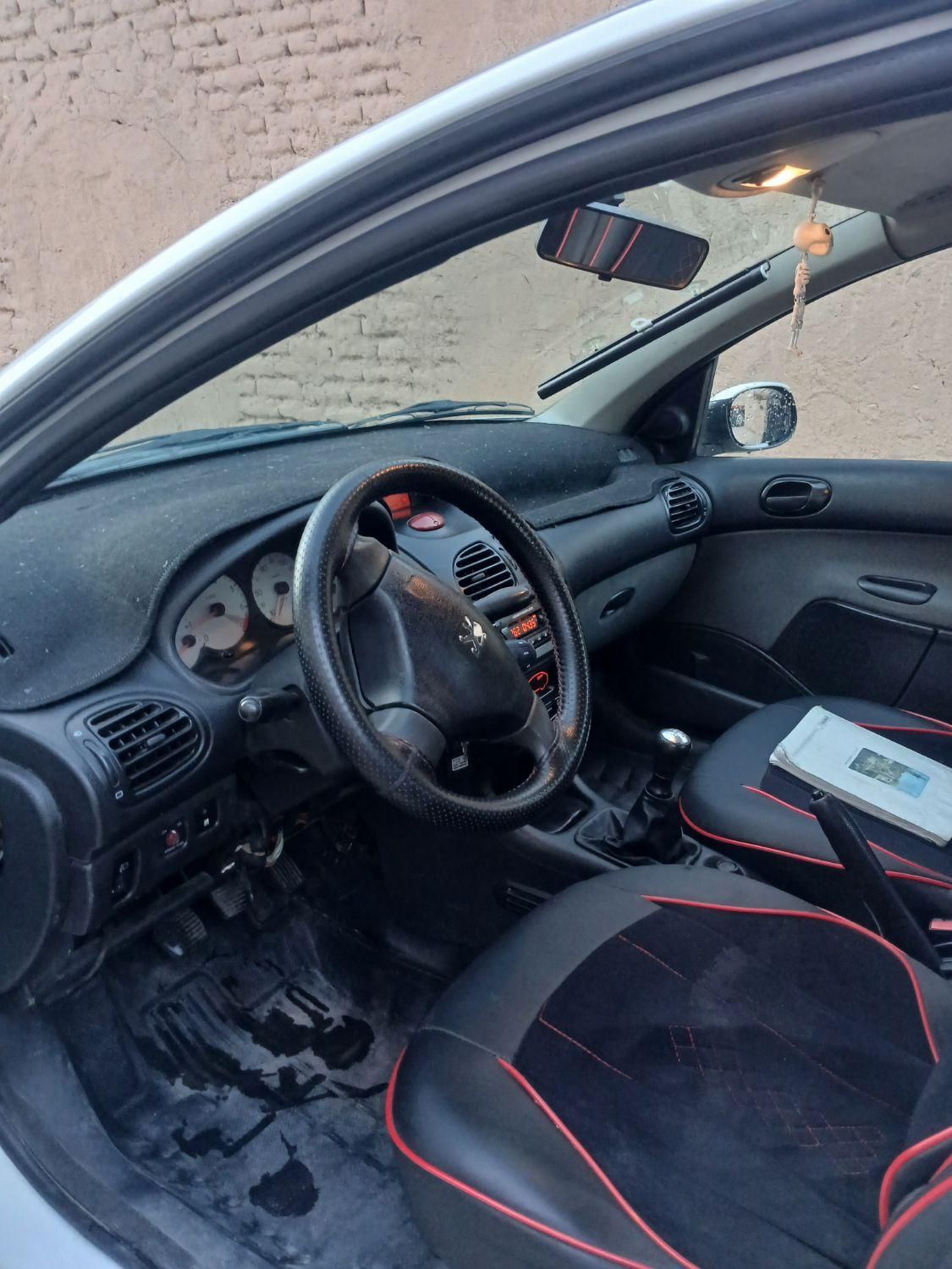 پژو ۲۰۶ صندوق دار v8 - 1399