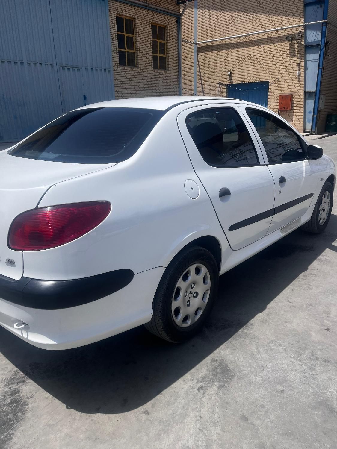 پژو ۲۰۶ صندوق دار v8 - 1398