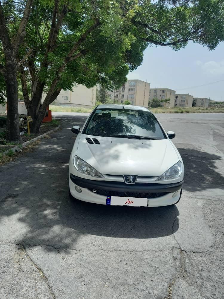 پژو ۲۰۶ صندوق دار v8 - 1394