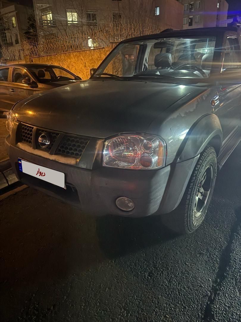 نیسان رونیز دنده‌ای - 2003