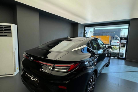 کی ام سی EJ7 142 کیلووات - 2024