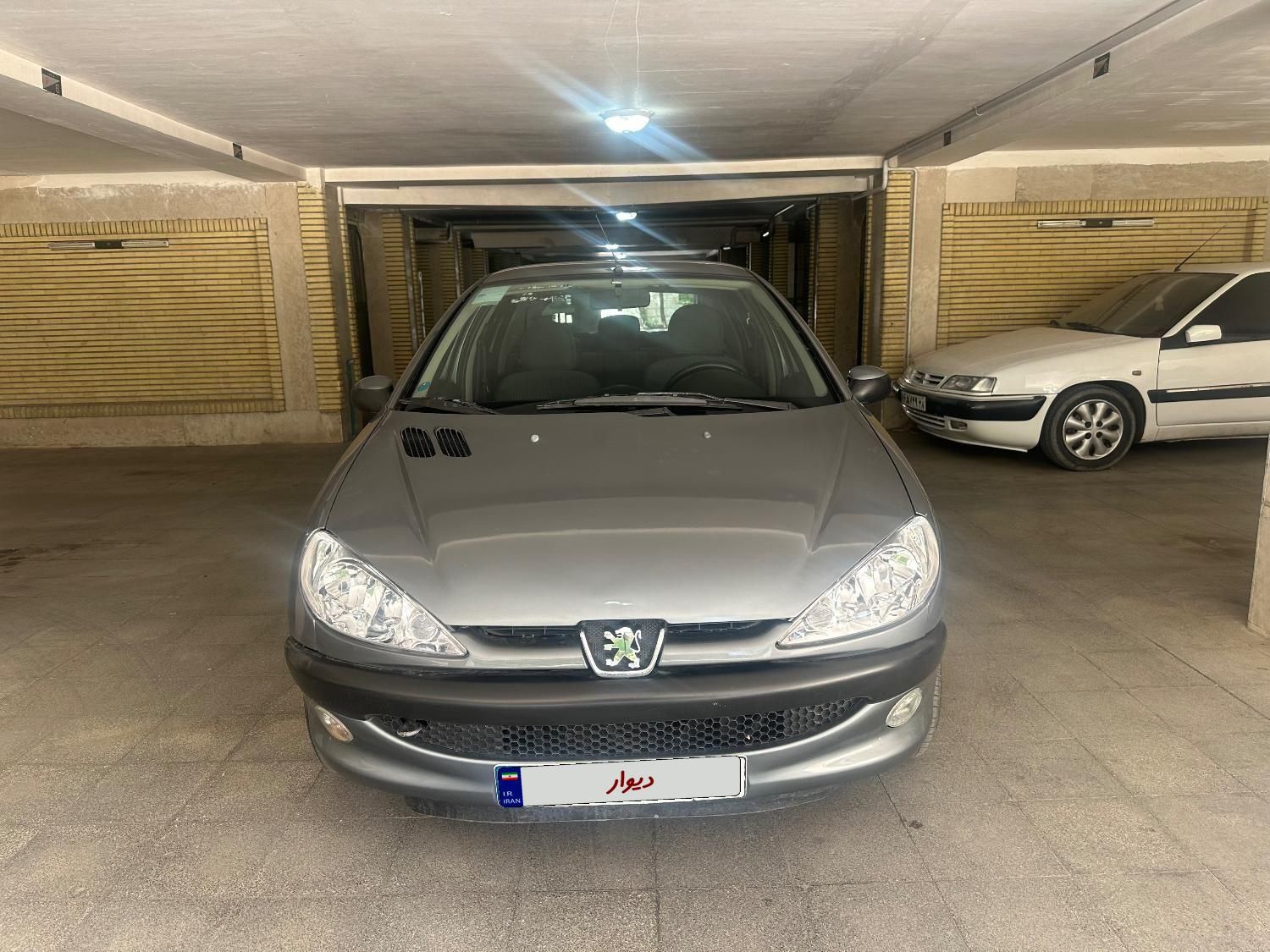 پژو ۲۰۶ صندوق دار v8 - 1396