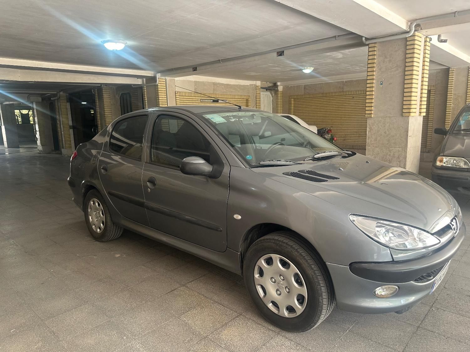 پژو ۲۰۶ صندوق دار v8 - 1396