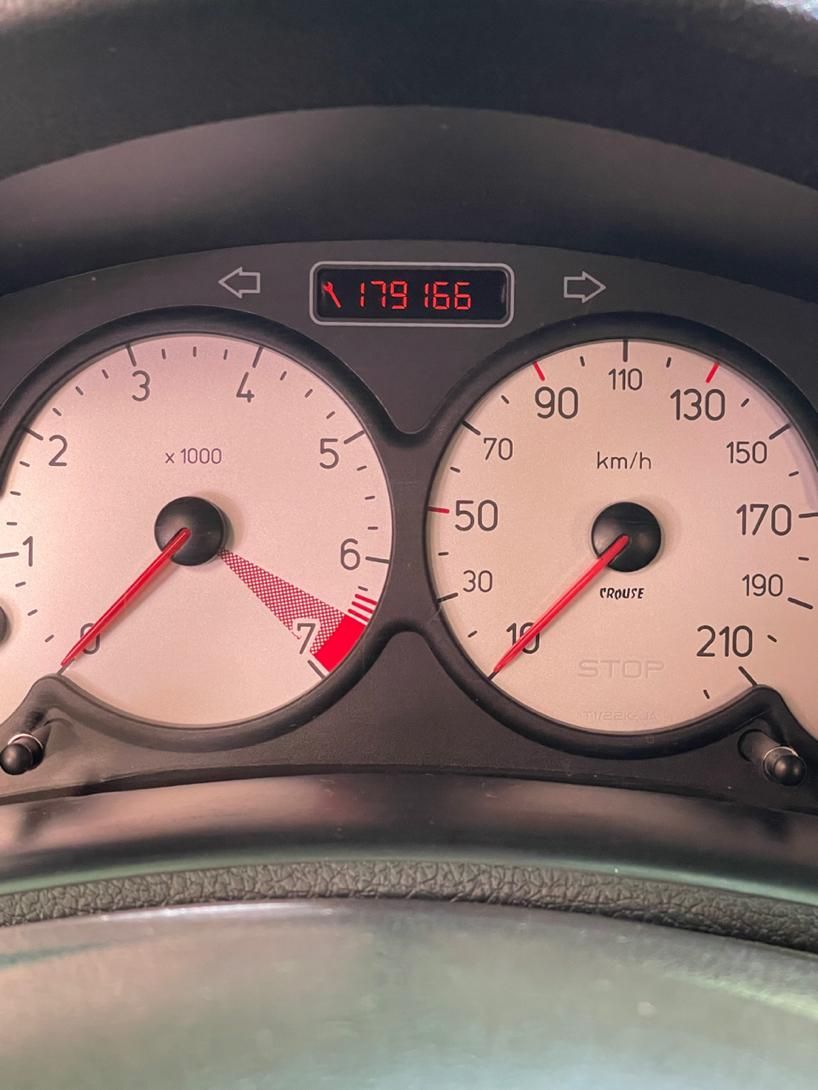 پژو ۲۰۶ صندوق دار v8 - 1395