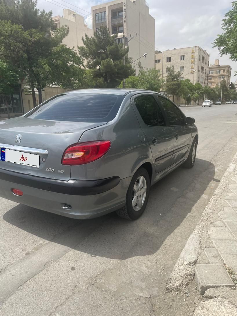 پژو ۲۰۶ صندوق دار v8 - 1395