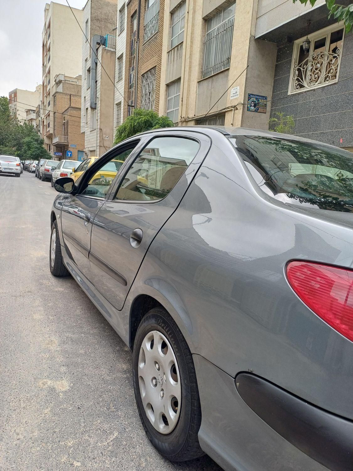 پژو ۲۰۶ صندوق دار v8 - 1395