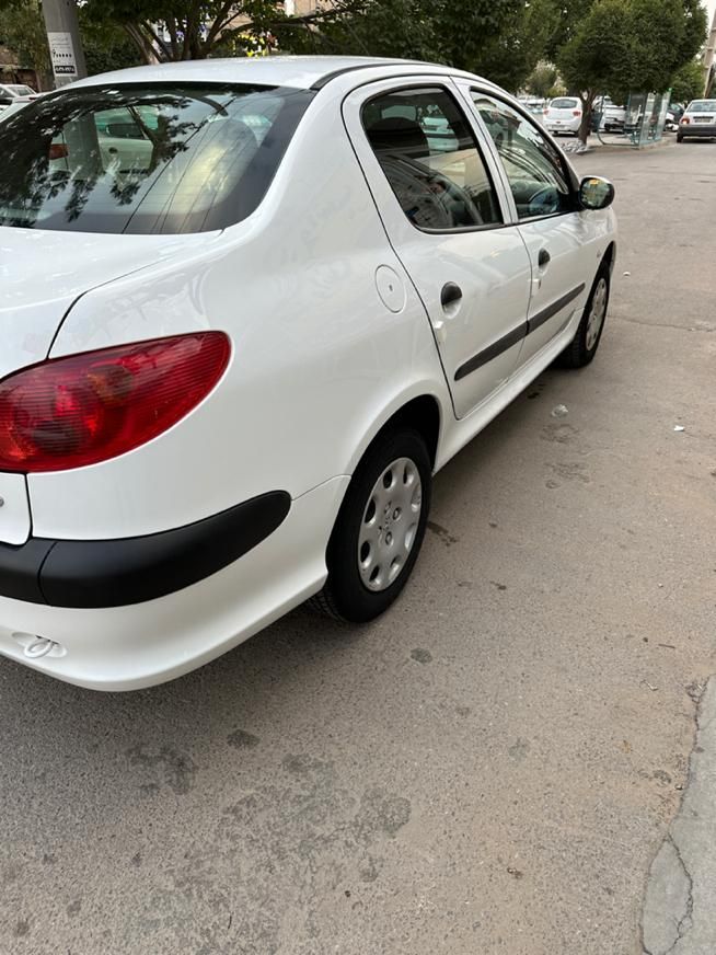 پژو ۲۰۶ صندوق دار v20 - 1390