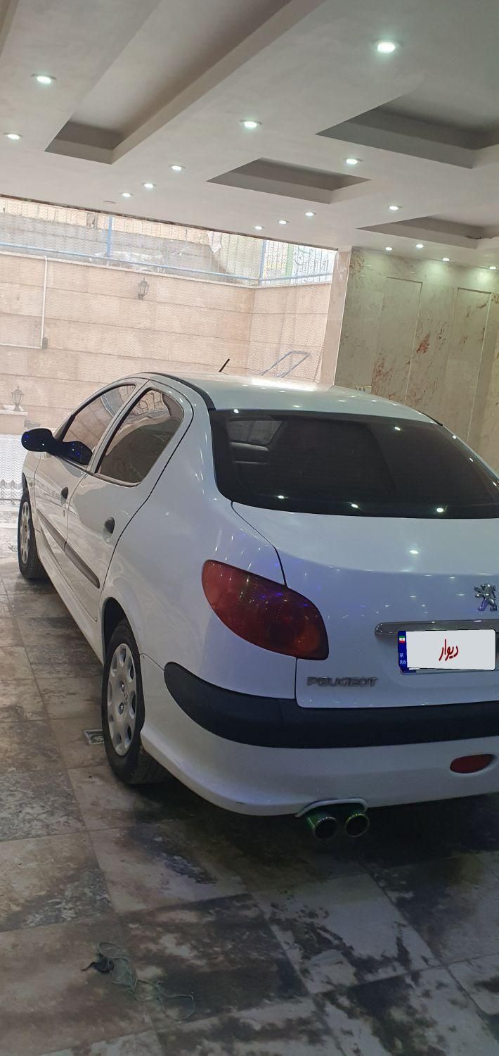 خودرو پژو، ۲۰۶ صندوق دار آگهی ann_18393548